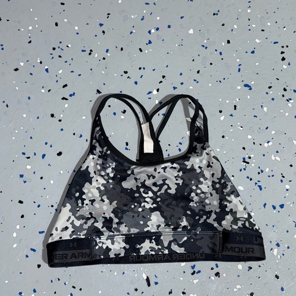 Girls Under Armour Black and White Camo Sports Bra size YL - Picture 1 of 2